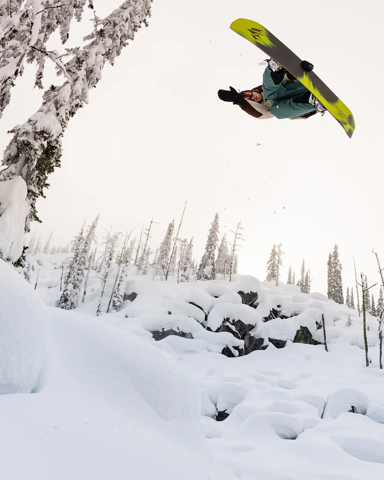 Men's Howler Snowboard | Jones Men's Howler Snowboard | Jones
