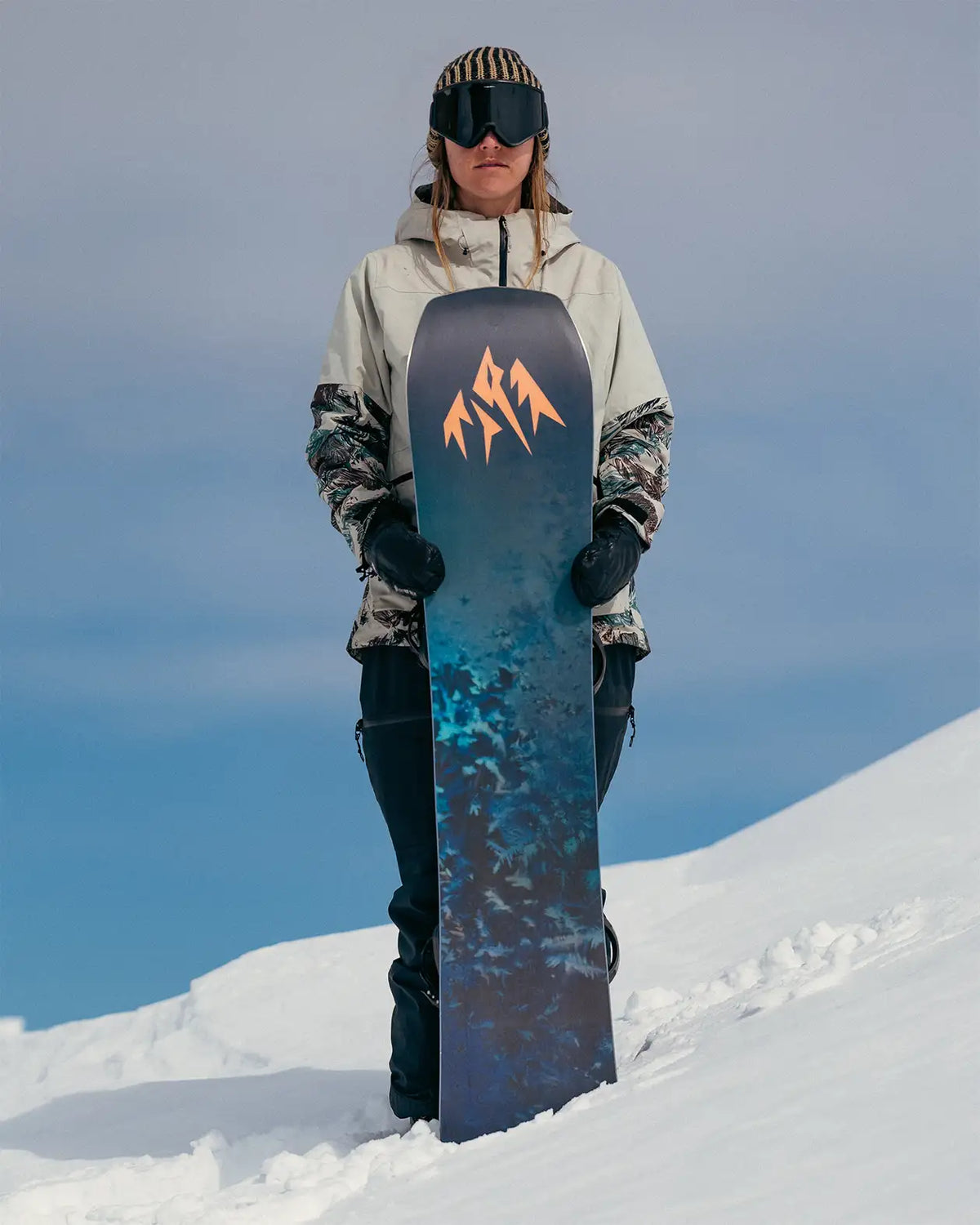 Women's Howler Snowboard | Jones