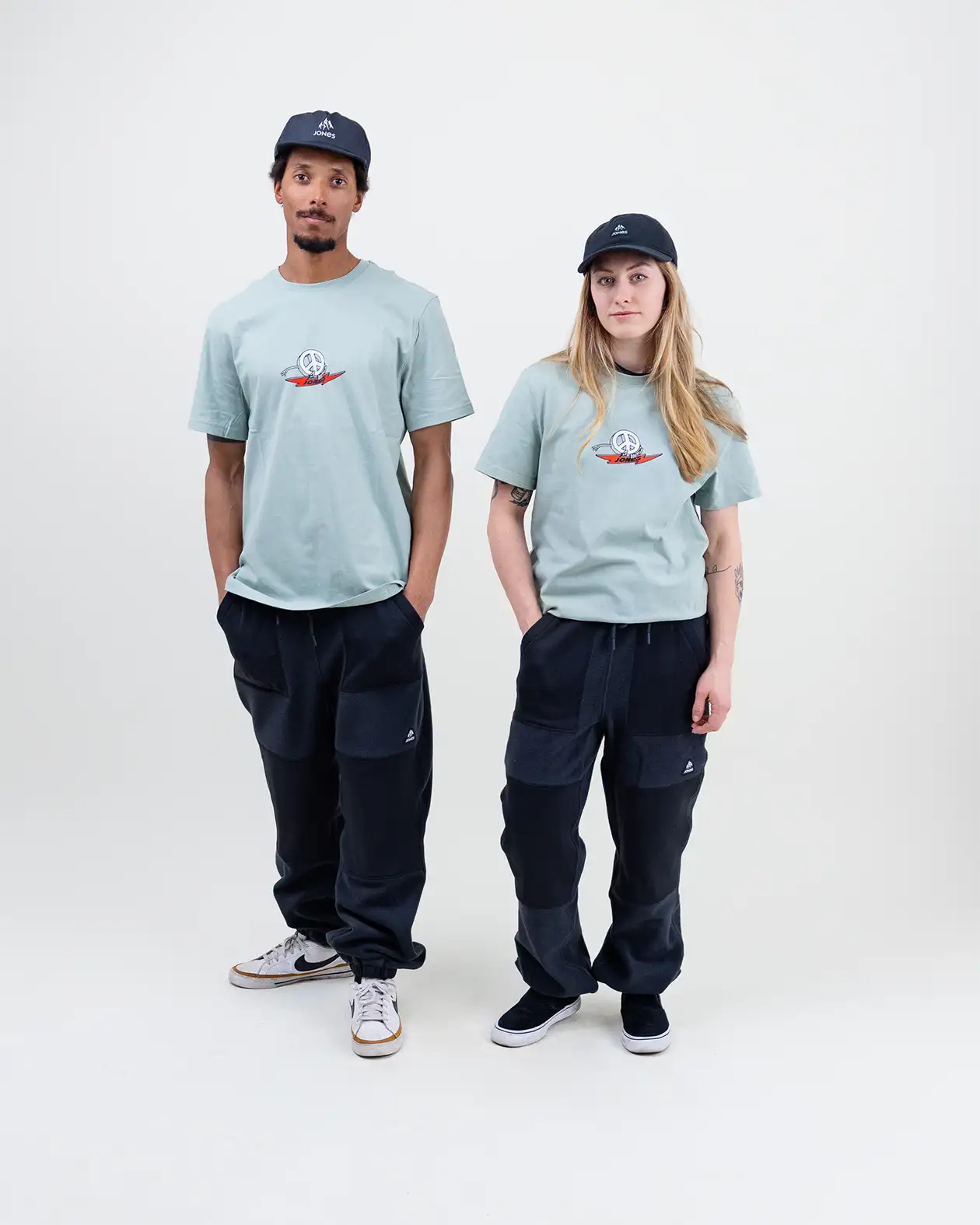 Graphic Organic Cotton Tee | Jones Graphic Organic Cotton Tee Jones Snowboards High Performance 7630949121837 J.26.TEM.GSS.BU.XXS.1